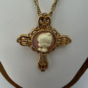 Vintage Precious Moments Cameo Cross Pendant Necklace